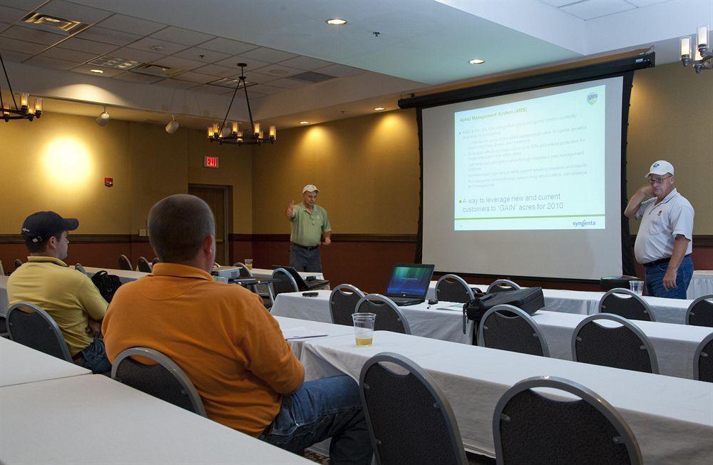 Holiday Inn Hotel & Suites Owatonna Facilities photo