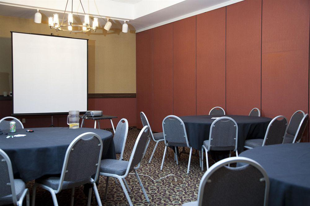 Holiday Inn Hotel & Suites Owatonna Facilities photo
