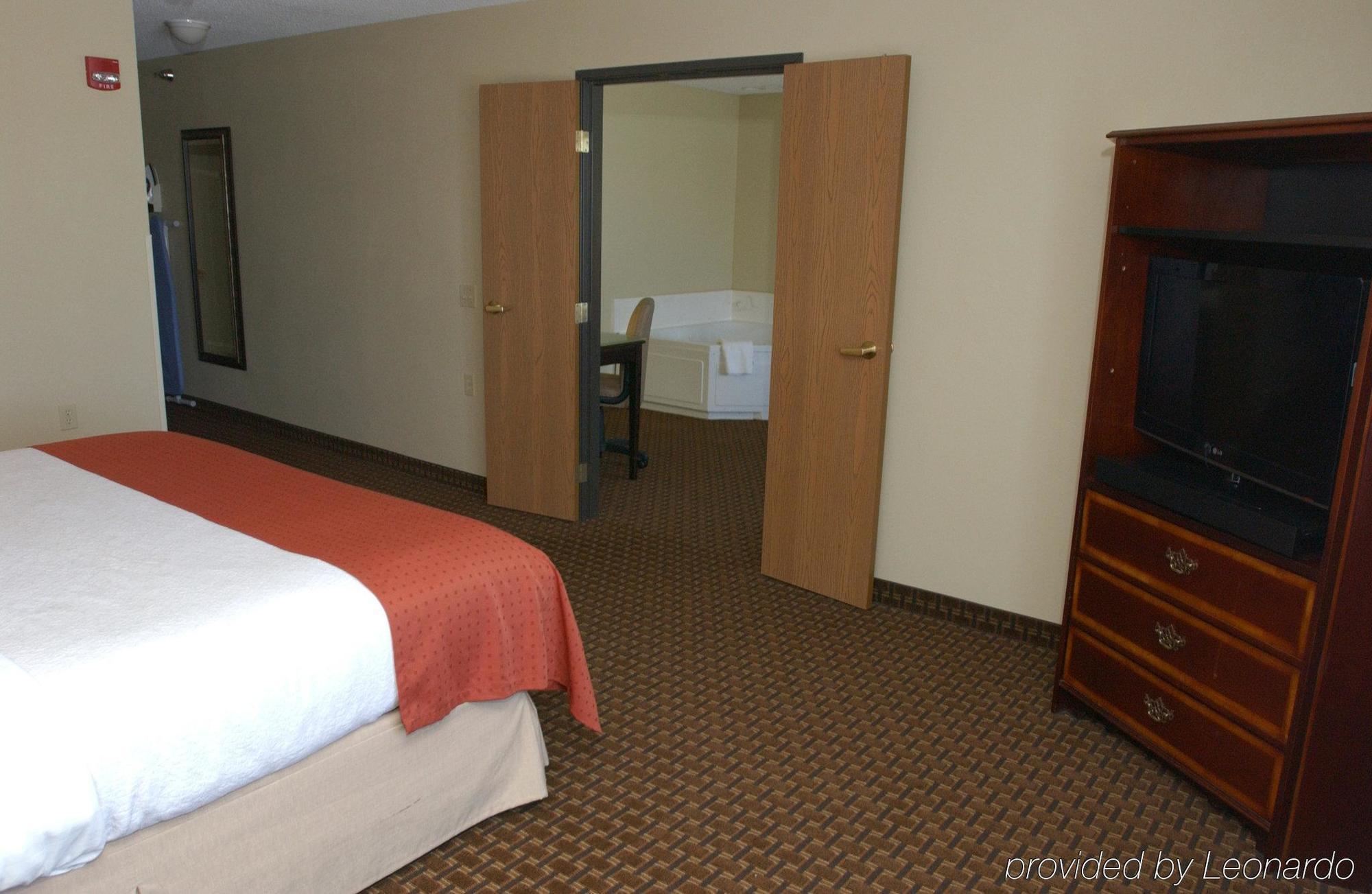 Holiday Inn Hotel & Suites Owatonna Exterior photo