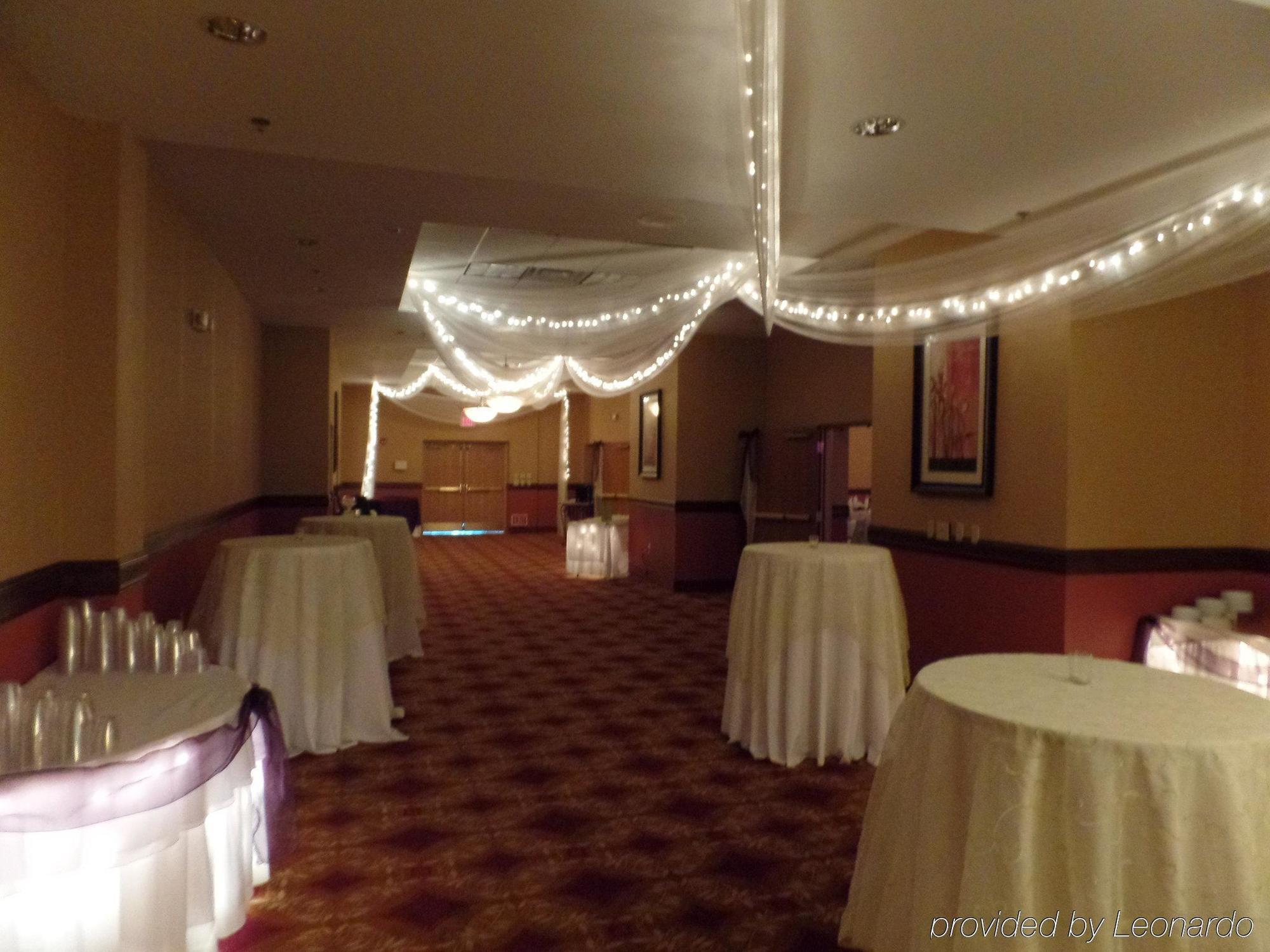 Holiday Inn Hotel & Suites Owatonna Exterior photo