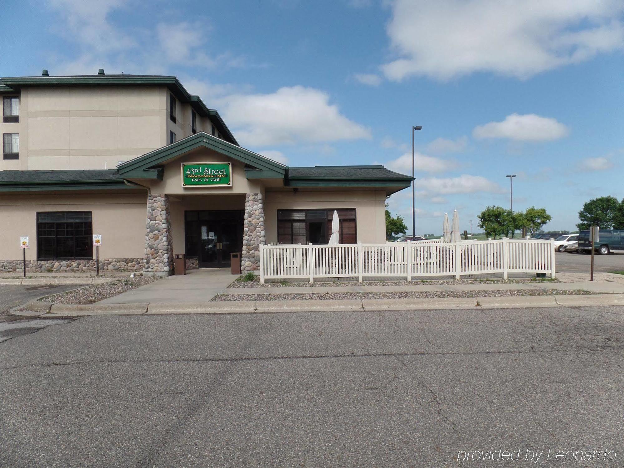 Holiday Inn Hotel & Suites Owatonna Exterior photo