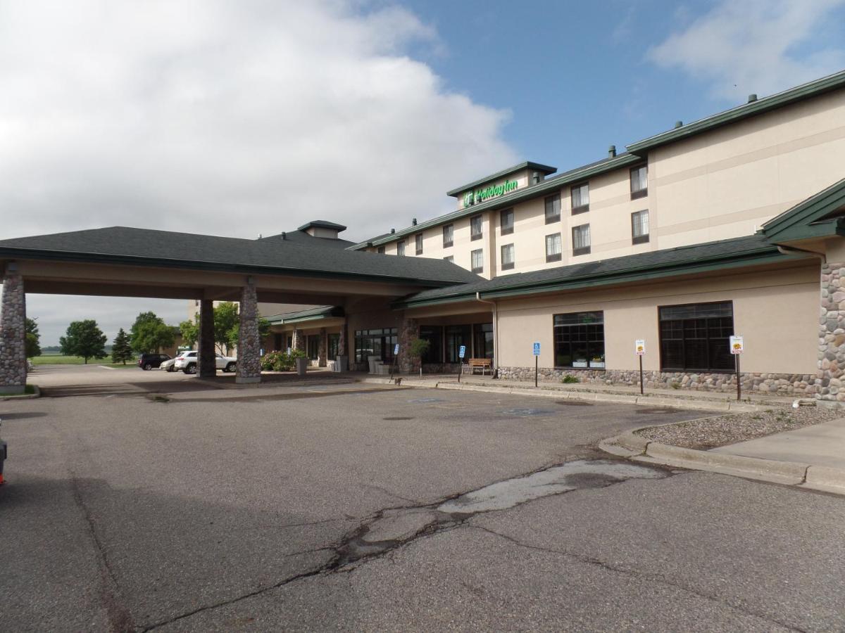 Holiday Inn Hotel & Suites Owatonna Exterior photo